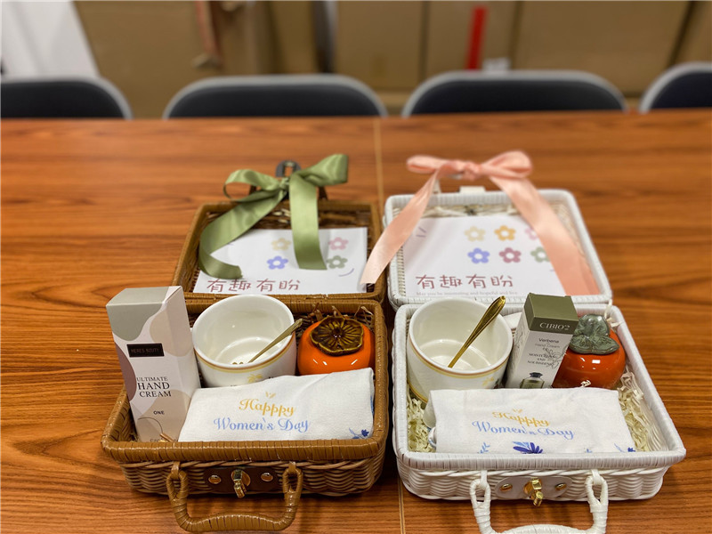 2.“社史社情及普法知識問(wèn)答”小禮品.jpg 2.“社史社情及普法知識問(wèn)答”小禮品.jpg