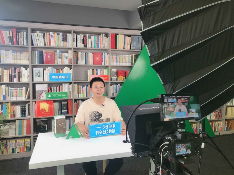 3.青年主播錄制工作照(圖 廖凱)_副本.jpg 3.青年主播錄制工作照(圖 廖凱)_副本.jpg