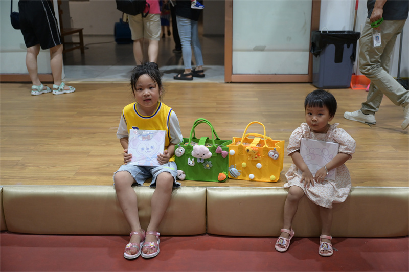 領(lǐng)取兒童大禮包.jpg 領(lǐng)取兒童大禮包.jpg