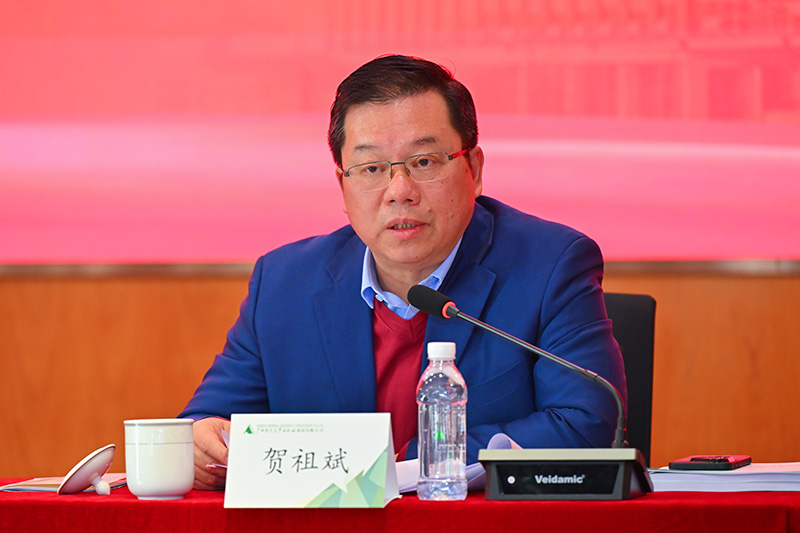 3.校黨委書(shū)記、校編審委員會(huì )主任委員賀祖斌作總結講話(huà).jpg