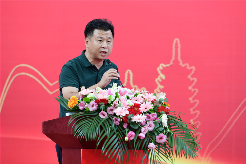 中國美術(shù)發(fā)行專(zhuān)業(yè)委員會(huì )第五屆委員會(huì )副主任委員、福建美術(shù)出版社社長(cháng)兼總編輯郭武致辭 李顯楊 攝.JPG