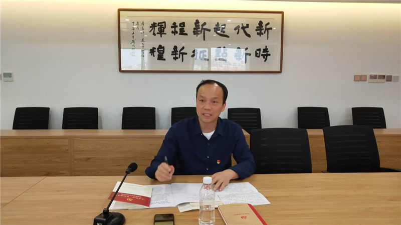 1573878843568019.jpg 1-2莫曲波同志給支部黨員上專(zhuān)題黨課.jpg